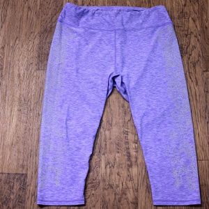 R 8 Neon Great Geometric Pattern on Lavender Purple Capris/Ankle Length Leggings